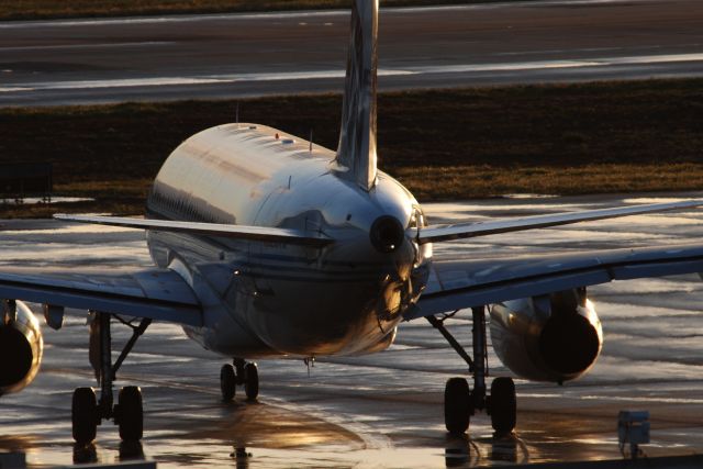 Airbus A319 (N828AW)