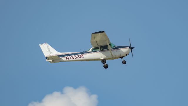 Cessna Skyhawk (N1333M) - 6/2/17