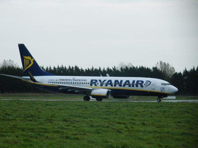 Boeing 737-700 (EI-DPL)