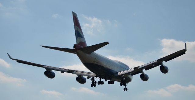 Boeing 747-400 (G-BNLN)