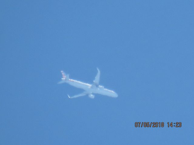 Boeing 757-200 (N597UA)