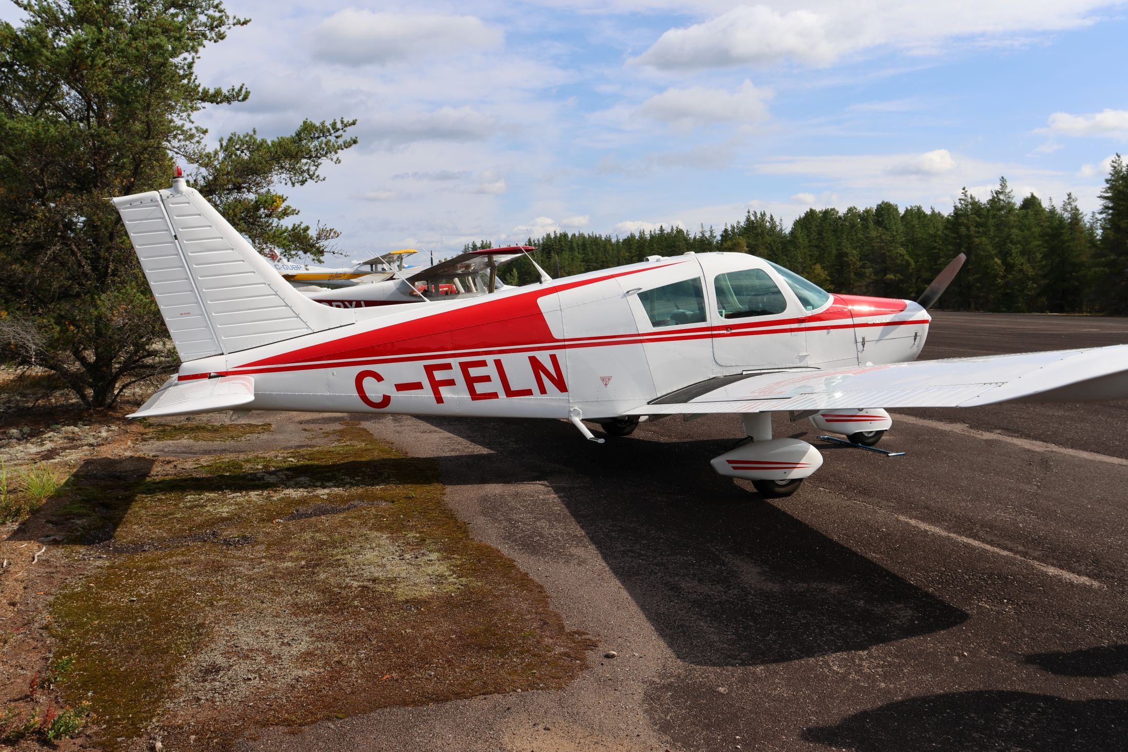 Piper Cherokee (C-FELN) - C-FELN Piper Cherokee PA-28-140 RVA à CSQ4 Aéroport de Casey QC. le 02-09-2023 à 10:55
