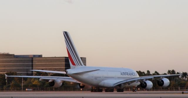 Airbus A380-800 (F-HPJC)
