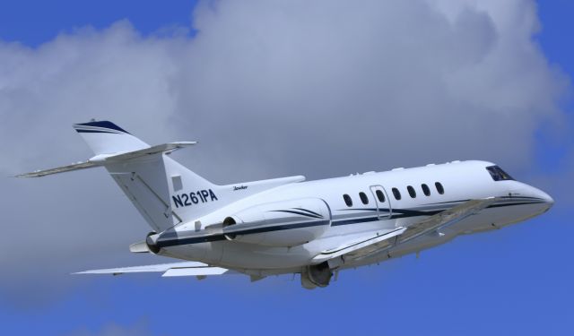 Hawker 1000 (N261PA)