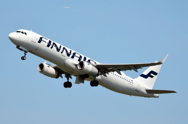 Airbus A321 (OH-LZG) - St. Magleby RWY22R