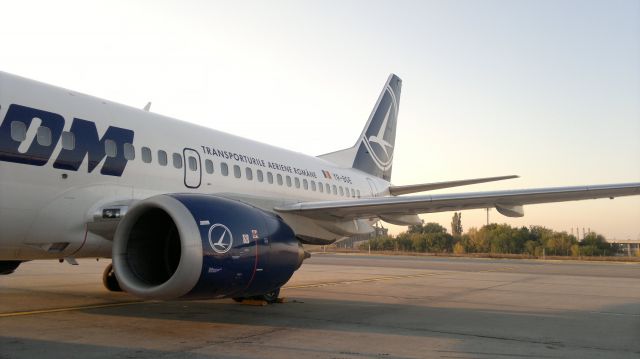 BOEING 737-300 (YR-BGE) - Before boarding at LROP (OTP).