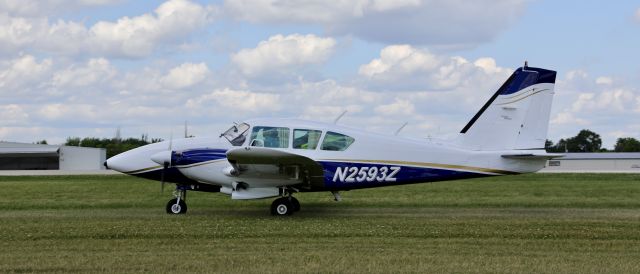 Piper Aztec (N2593Z) - On flightline