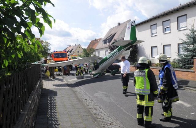 Cessna Commuter (N6619F) - Cessna 150 makes an emergency landing in the small town of Stockstadt, near Frankfurt, Germany today. Pilot and passenger walked away, nobody harmend on the ground. Source of photo unknown, no copyright infraction intended.