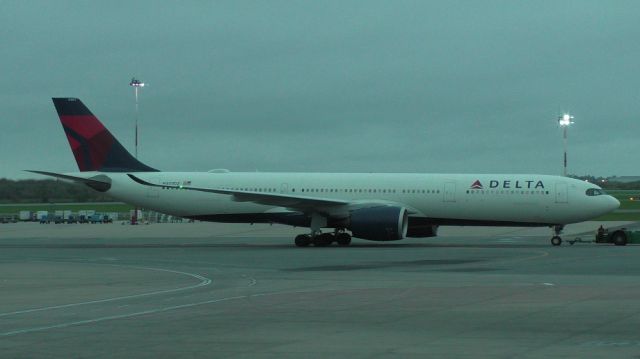Airbus A330-900 (N401DZ) - Delta's first A330neo getting towed for her flight back to KATL.
