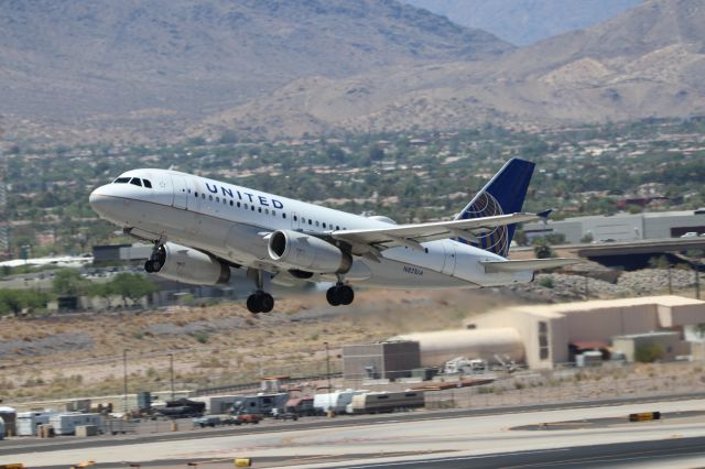 Airbus A319 (N821UA)