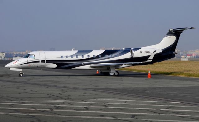 Embraer ERJ-135 (G-RUBE)