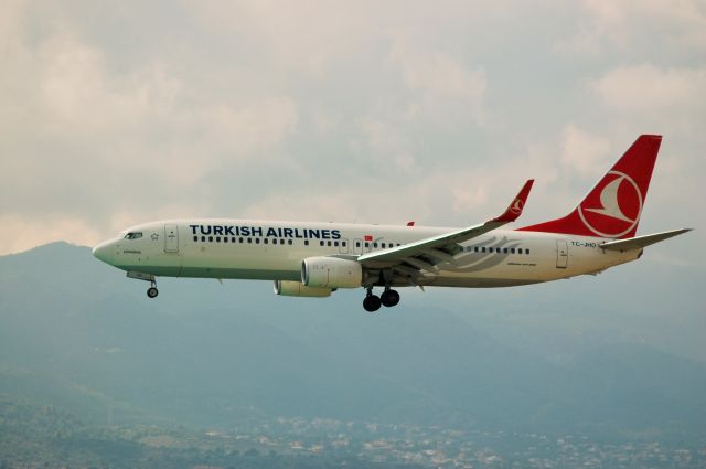 Boeing 737-700 (TC-JHO)