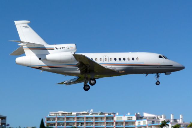 Dassault Falcon 900 (M-FALC)