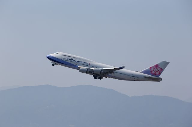 Boeing 747-400 (B-18210)