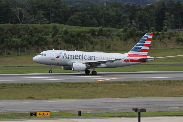 Airbus A319 (N703UW)