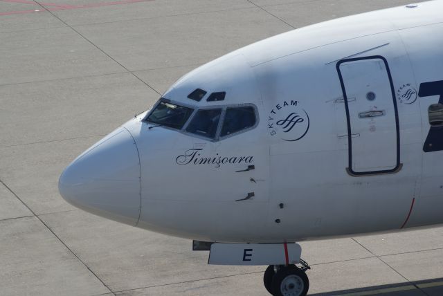 BOEING 737-300 (YR-BGE) - Tarom B737-38J cn27395 arrival on gate