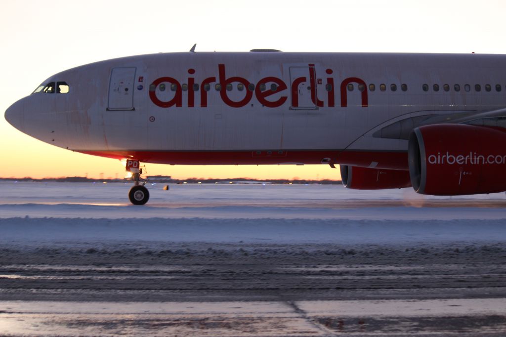 Airbus A330-300 (D-ALPD)