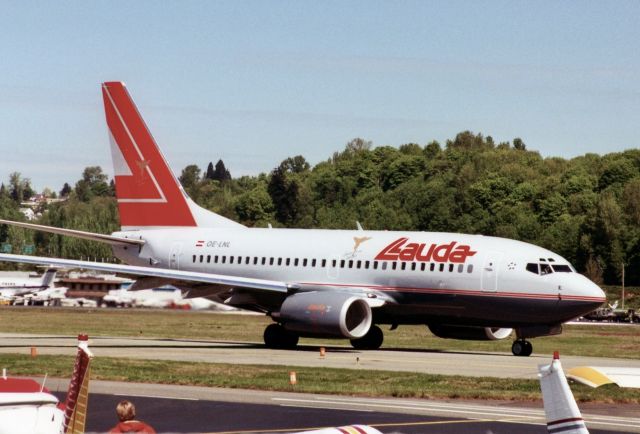 BOEING 737-600 (OE-LNL)