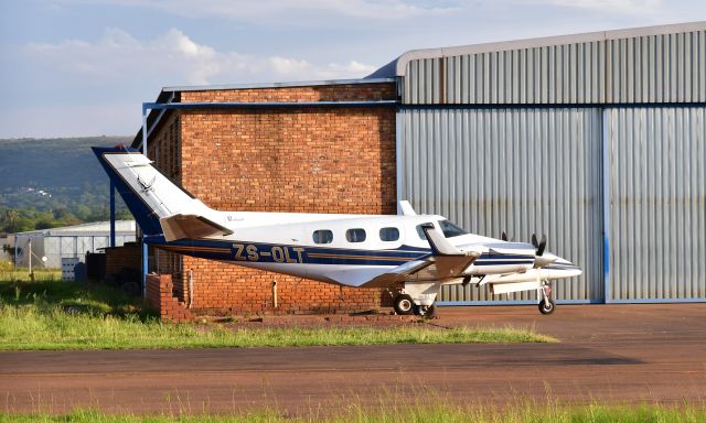 Beechcraft Duke (ZS-OLT) - Beech B-60 Duke ZS-OLT in Pretoria