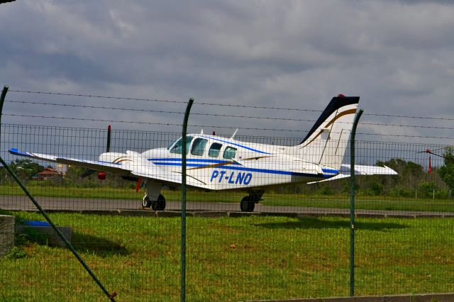 Beechcraft Baron (58) (PT-LNO)