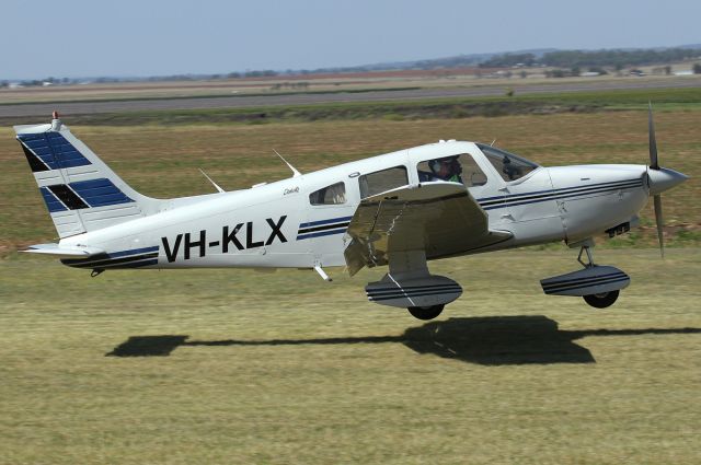 Piper Cherokee (VH-KLX)