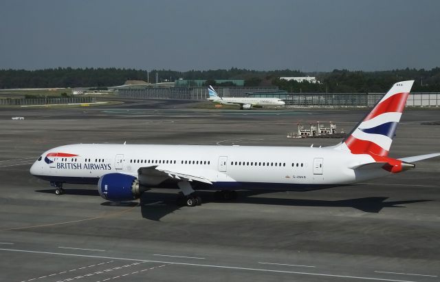 Boeing 787-9 Dreamliner (G-ZBKB) - Taxing at NRT (2016/10/26)