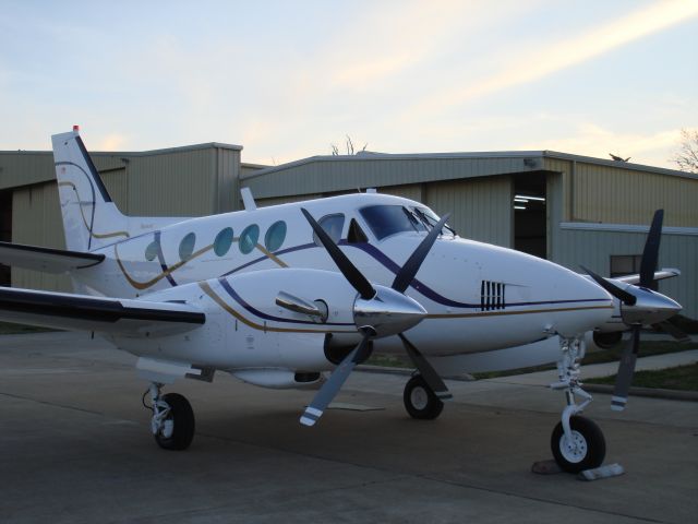 Beechcraft Super King Air 200 (N222KB)