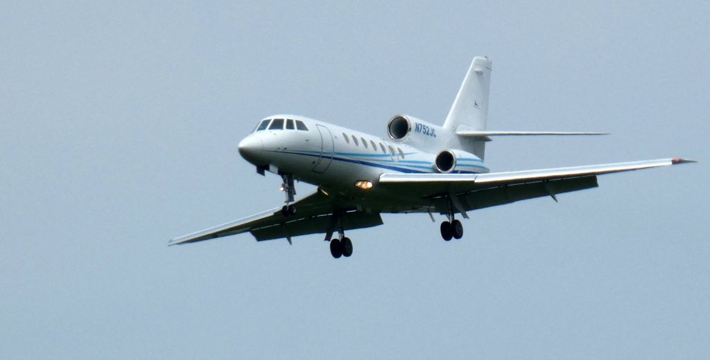 Dassault Falcon 50 (N752JC) - On short final is this 1980 Dassault-Breguet Falcon 50 in the Spring of 2023.