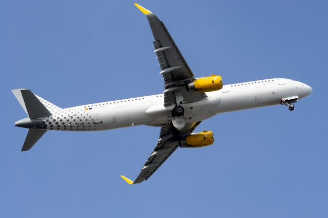 Airbus A321 (EC-MOO)