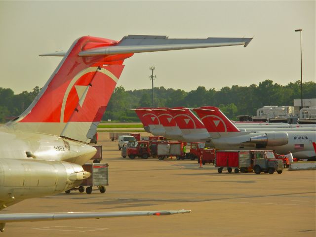 Canadair Regional Jet CRJ-200 (N8847A) - Just before Delta began to repaint the fleet. This was the last time I saw a ramp full of Northwest red tails in Memphis.