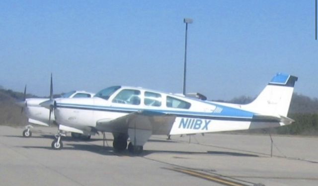 Beechcraft Bonanza (33) (N11BX) - 1972 Beechcraft Bonanza F33A