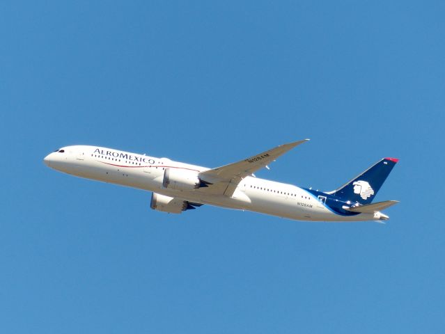 Boeing 787-9 Dreamliner (N128AM)