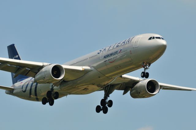 Airbus A330-300 (VQ-BCQ) - 2011/9/10