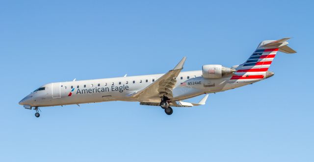 Canadair Regional Jet CRJ-700 (N524AE)