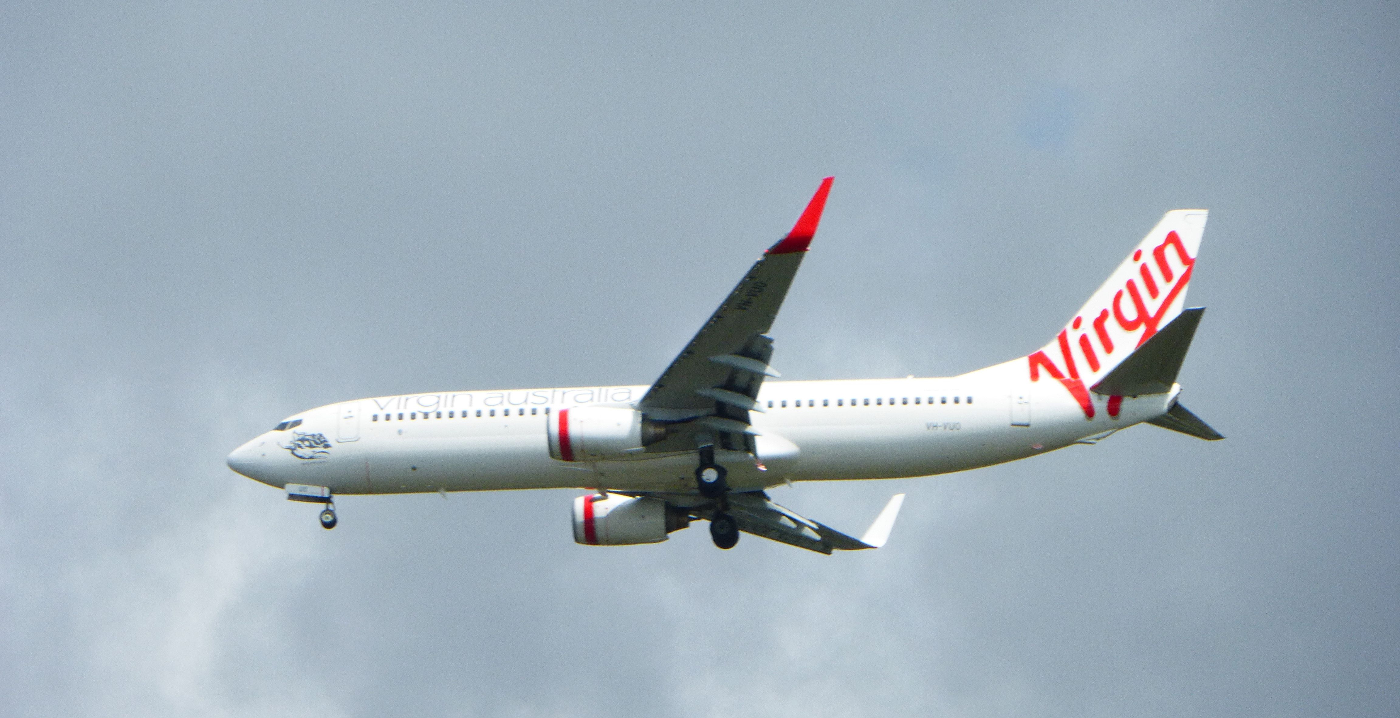 Boeing 737-700 (VH-VUD) - Virgin Australia, wheels down, on approach to Gold Coast Airport, Queensland, Australia