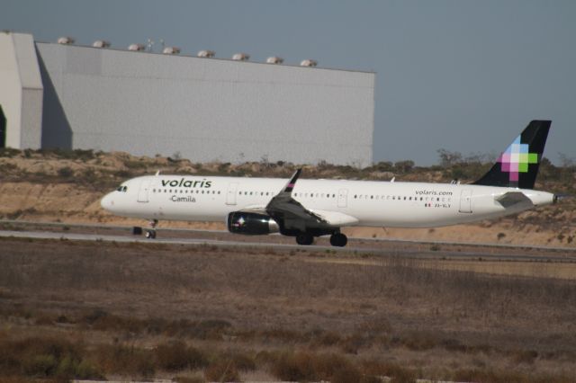 Airbus A321neo (XA-VLV) - HOLD HEAD 27 MMTJ