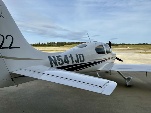 Cirrus SR-22 (N541JD)