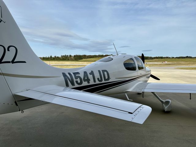 Cirrus SR-22 (N541JD)