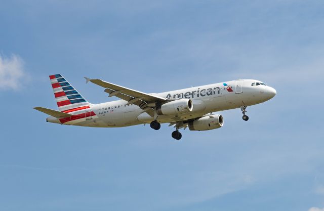 Airbus A320 (N653AW) - American 2802 many hours late arriving from Dallas KDFW.