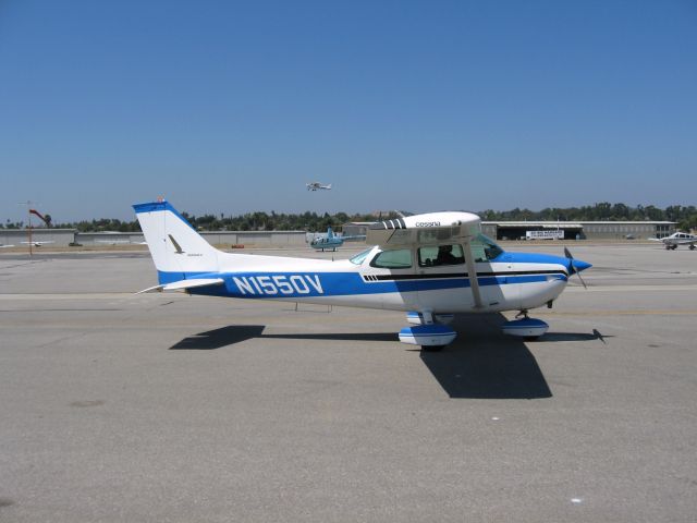 Cessna Skyhawk (N1550V) - Taxiing at Fullerton