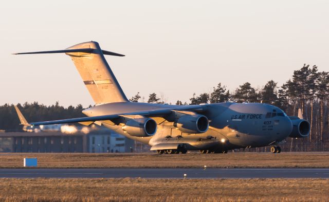 Boeing Globemaster III (04-4137) - Spotting EPRZ/RZE