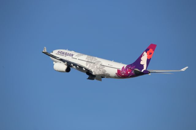 Airbus A330-200 (N388HA)