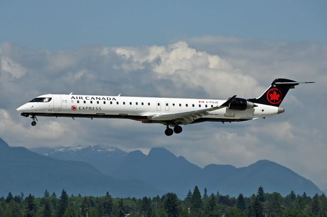 Canadair Regional Jet CRJ-900 (C-FOJZ)