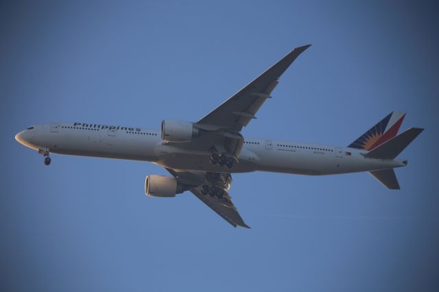 BOEING 777-300ER (RP-C7773)