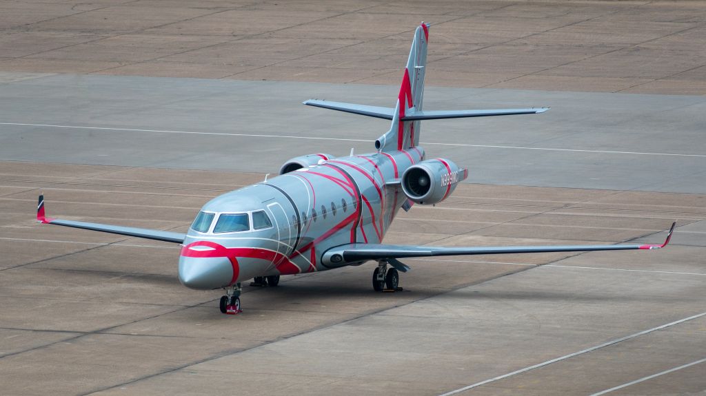 IAI Gulfstream G200 (N999MC) - N999MC 1999 Gulfstream G200 on the Gulfstream ramp at Love Field, Texas, November 26 2019.