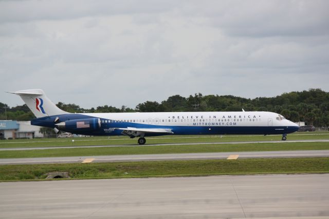 McDonnell Douglas MD-83 (N949NS) - Republican Presidential Candidate Mitt Romney arrives at Sarasota-Bradenton International Airport