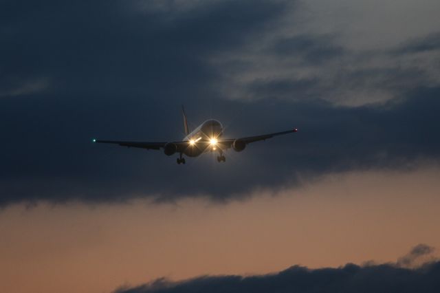 BOEING 767-300 (JA655J) - 23 July 2015:HND-HKD.