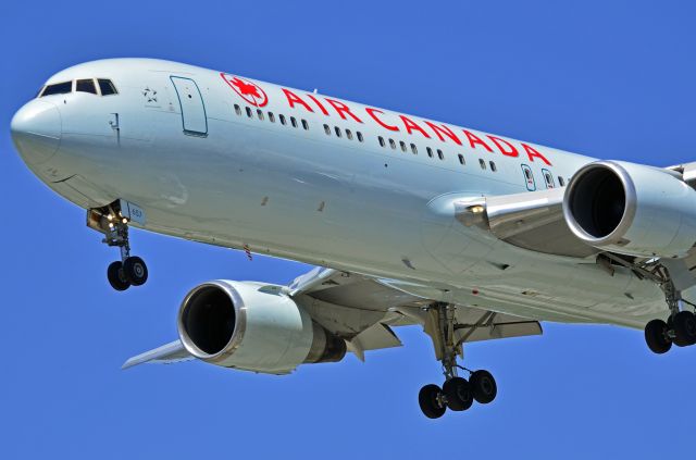 BOEING 767-300 —