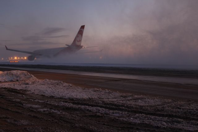 Airbus A330-300 (D-ALPD) - WHO NEEDS SNOWPLOWS?