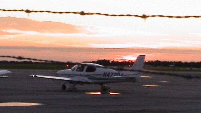 Cirrus SR-20 (N472DA)